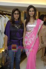 Amruta Patki at Deepika Gehani store launch in Mumbai on 25th Feb 2010 (17).JPG